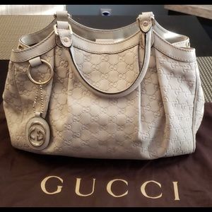 Beautiful barely used Gucci Sukey medium tote